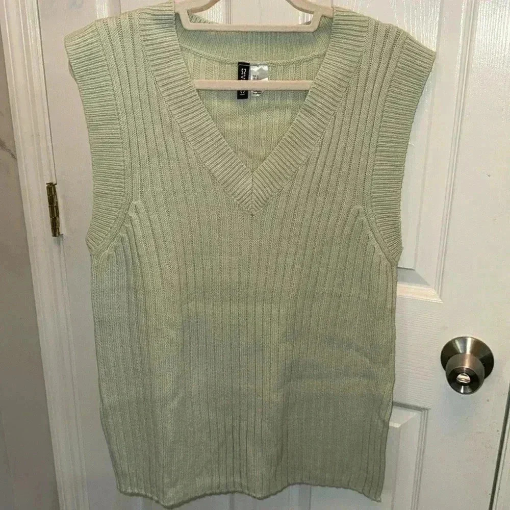 H&M Divided Light Green Ribbed Vest size small